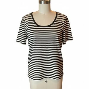 Akris Punto Black and White Knit Striped Women's Short Sleeve Top Size 10 EUC